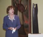 Durahm West Arts Centre - Angie Littlefield discussing Edward Falkenberg's sculpture. (30kb)